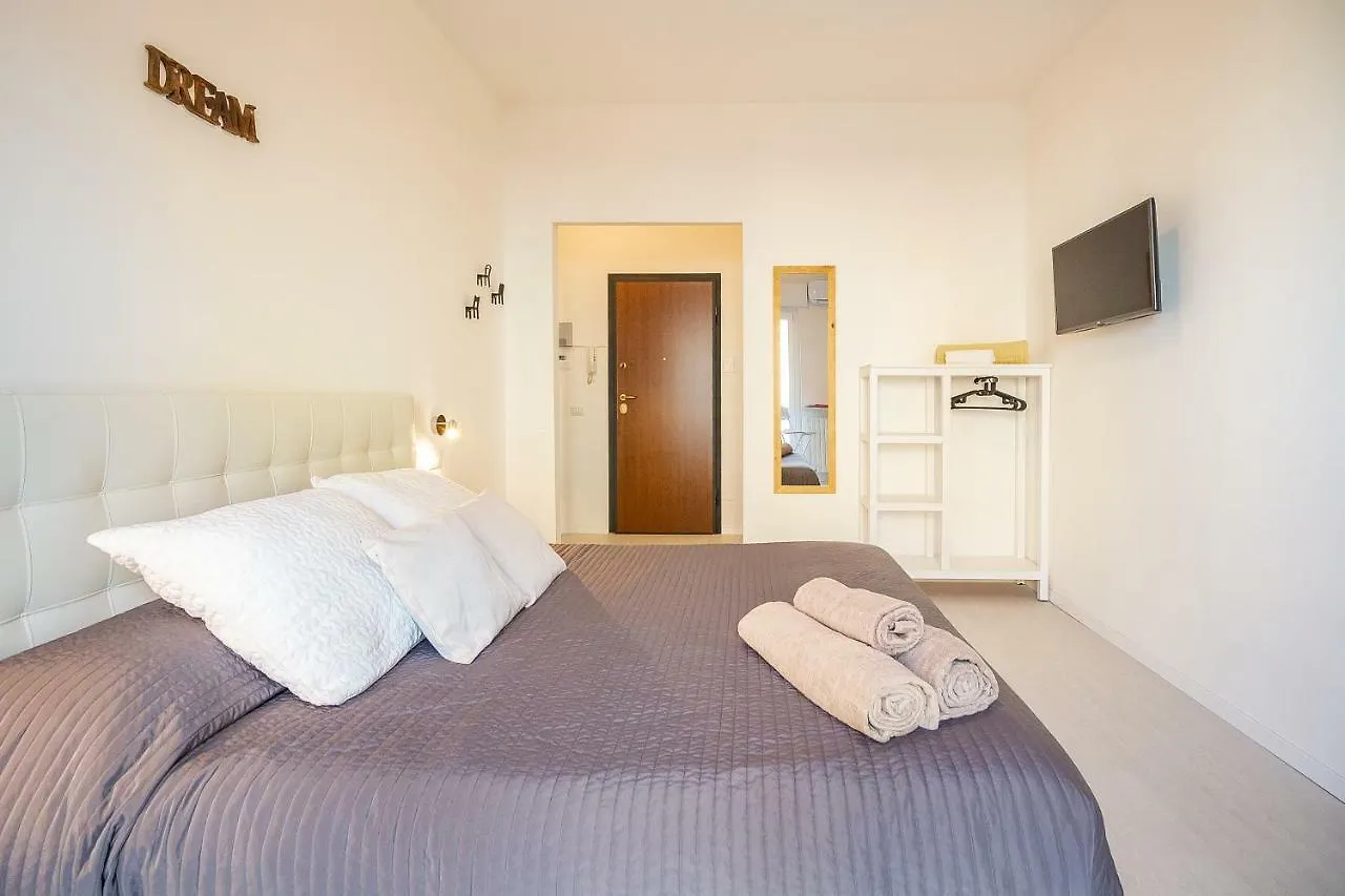Alessia'S Flat- Milano M3 Corvetto Apartment Italy
